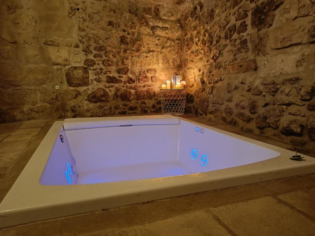 Foto de Habitación con cama grande número 32