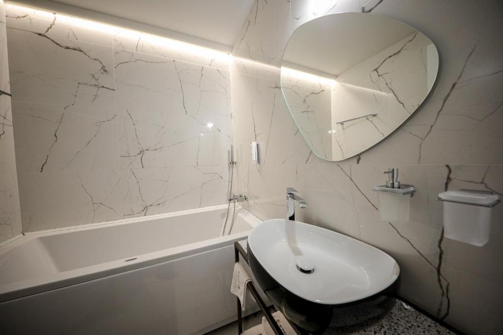 
Superior Double Room with Bath
