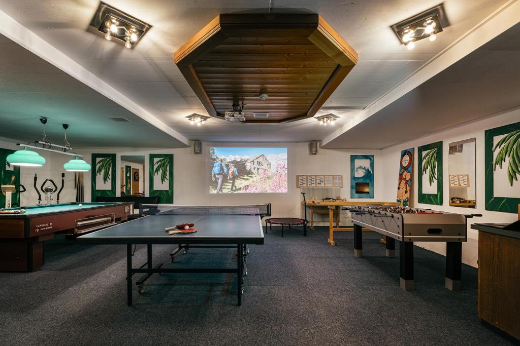 Biliár nebo kulečník v ubytování Hotel Etoile & Alpenperle Residences
