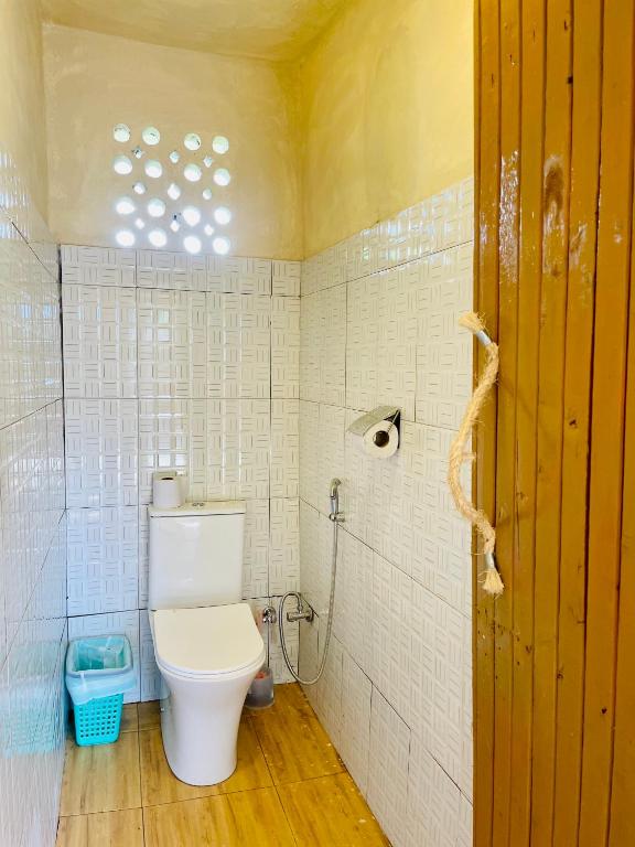 Koupelna v ubytování Hera Hostel Diani