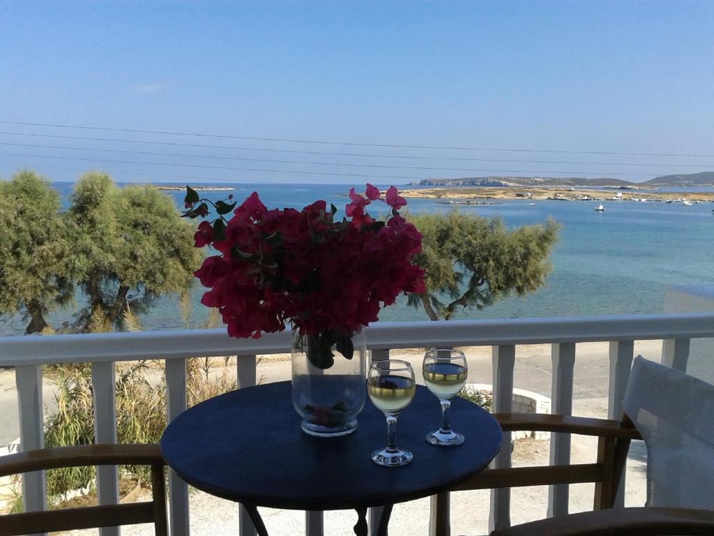 Roussos Beach Hotel, Naousa, Greece - Booking.com