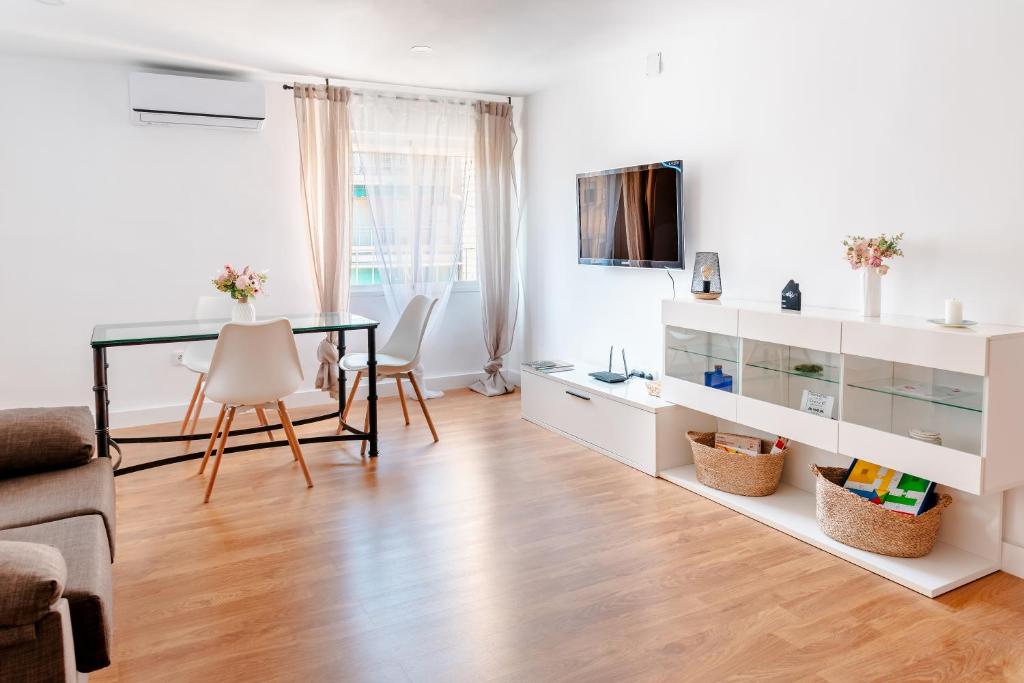 3Hab, Reformado y muy tranquilo junto a Puente Romano, aire acondicionado y WiFi