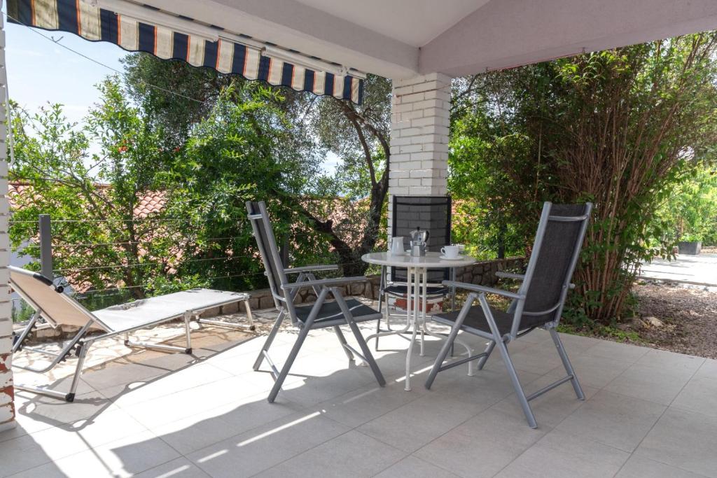 Κήπος έξω από το Stara Gavza 165