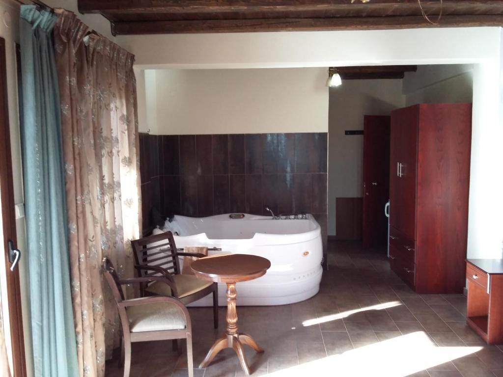 Voreas Hotel - Suíte De Dois Quartos