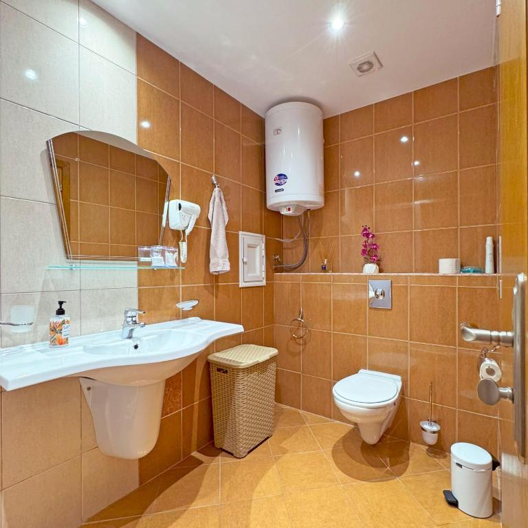 A bathroom at Premium Apartment Midia Beach