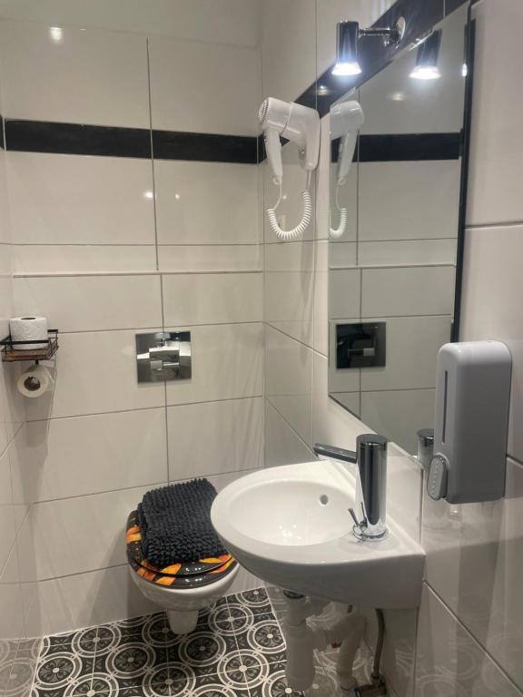 A bathroom at Viktoria ARTUR