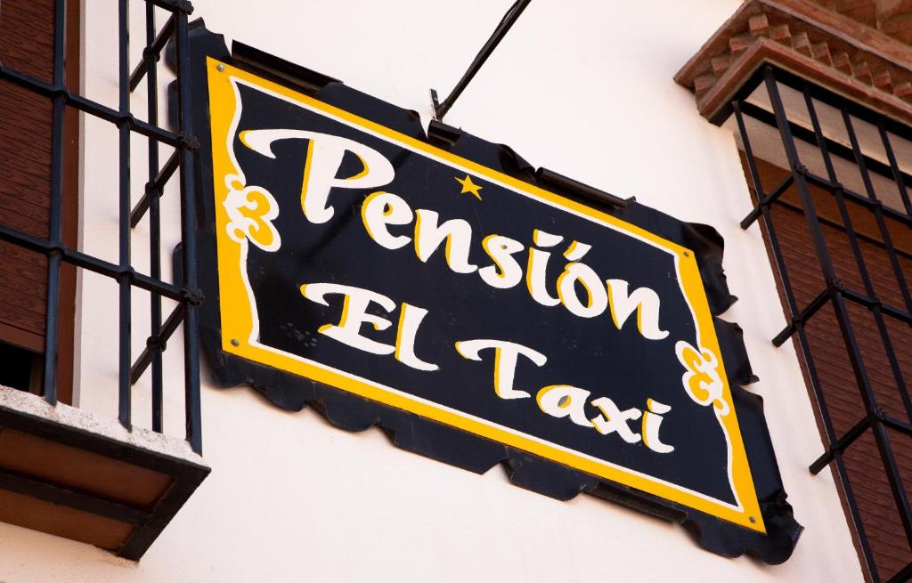 Certifikát, hodnocení, plakát nebo jiný dokument vystavený v ubytování Pensión y apartamentos El Taxi