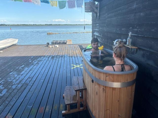 Hosté ubytování Houseboat uitzicht over veluwemeer, natuurlokatie, prachtige vergezichten