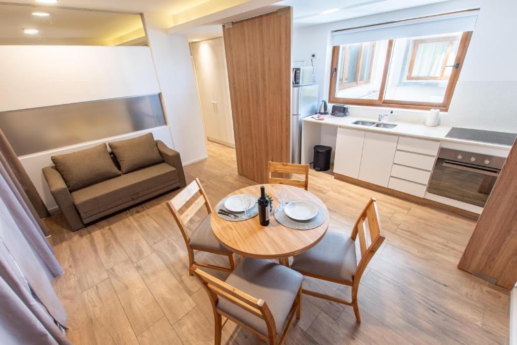 Kuchyň nebo kuchyňský kout v ubytování Alójate 38- Departamento, luminoso, excelente ubicacion! Zona Hospital Español