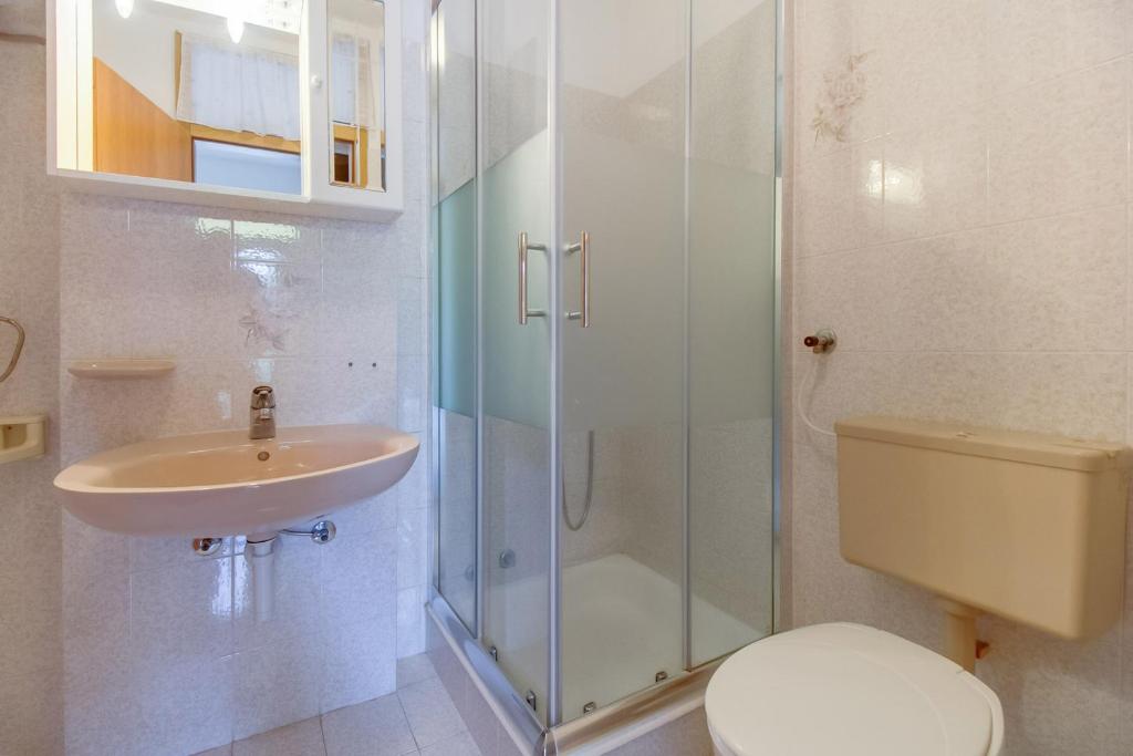 Kúpeľňa v ubytovaní Apartments Franjo