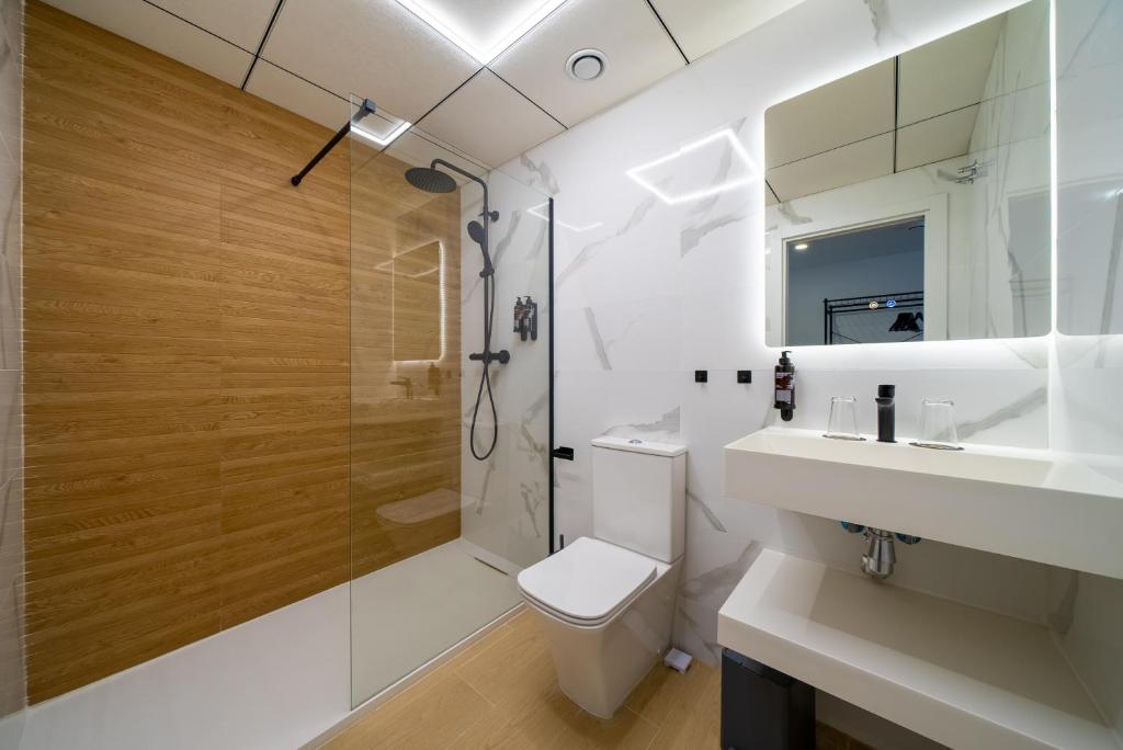 Koupelna v ubytování Alicante Smart Accommodation
