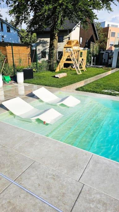 Luxurious large home with Pool, Garden, Koi Pond