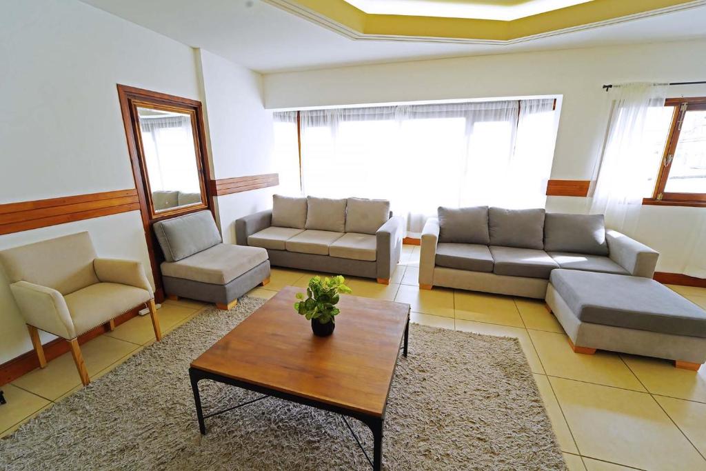 Departamento 4 dormitorios - Roca 1