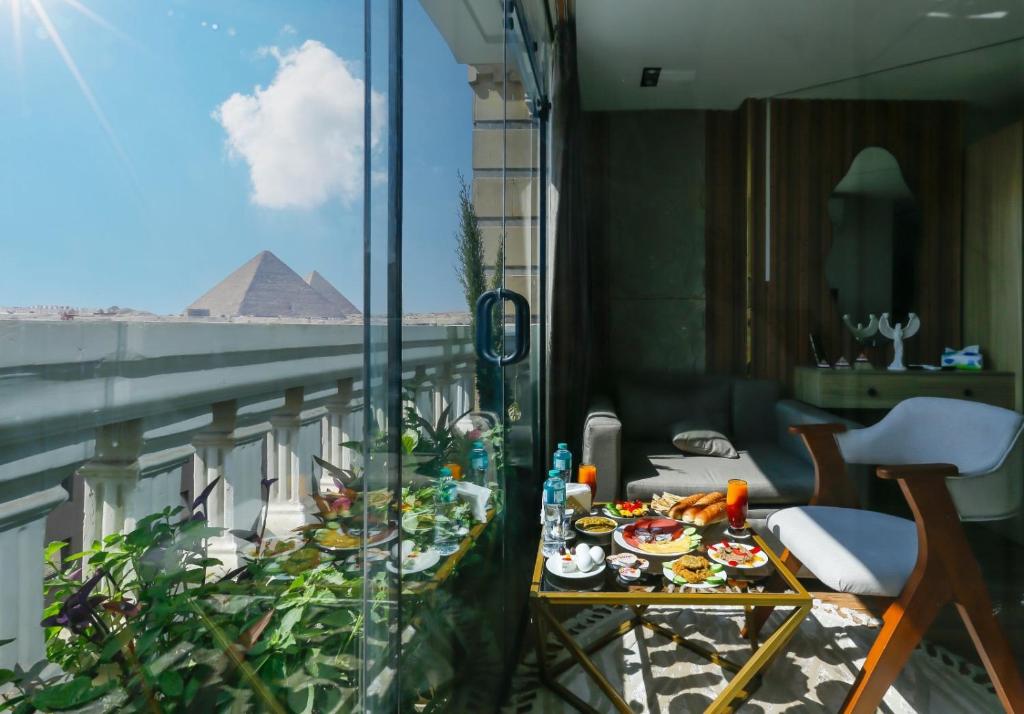 Nespecifikovaný výhled na hory nebo výhled na hory při pohledu z hotelu