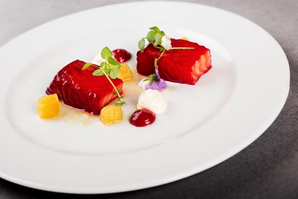 Retro Riverside Wellness Resort - Resim 34