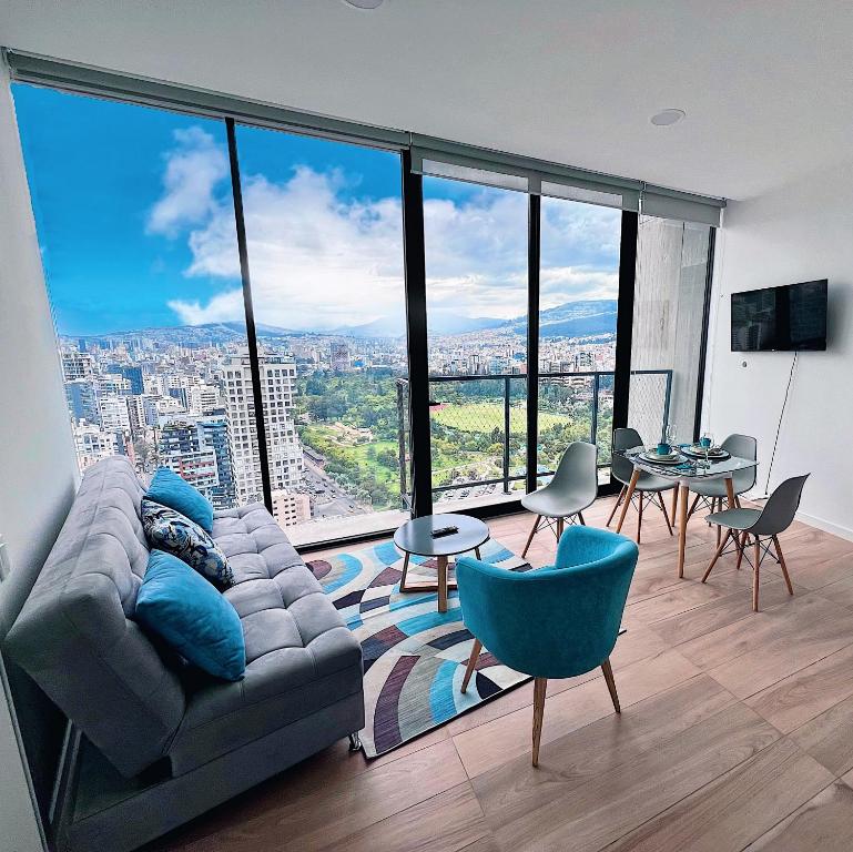 Vive Quito Desde el Edificio Más Alto Piso 28, Quito (precios ...