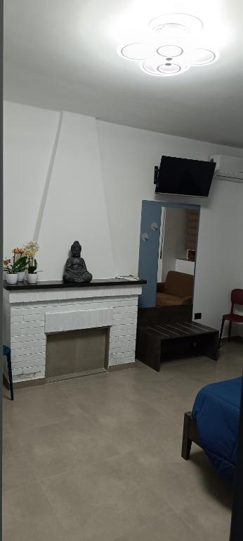 TV a/nebo společenská místnost v ubytování All inBasilicata Bed & Breakfast