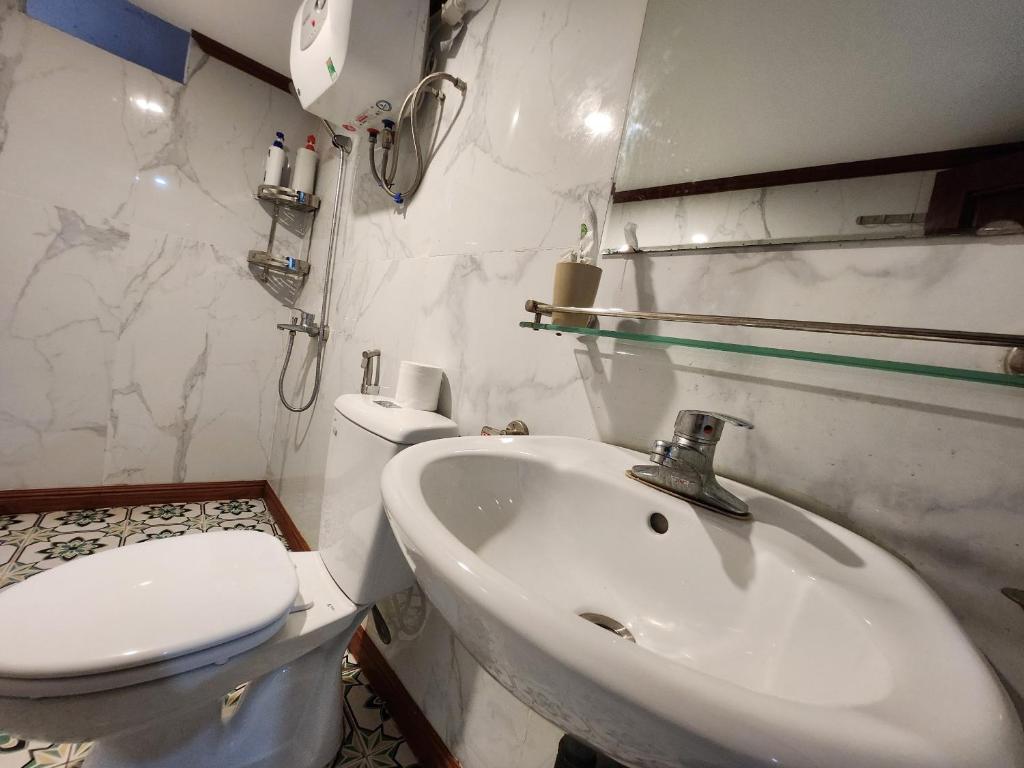 Koupelna v ubytování TUAN Central Hotel