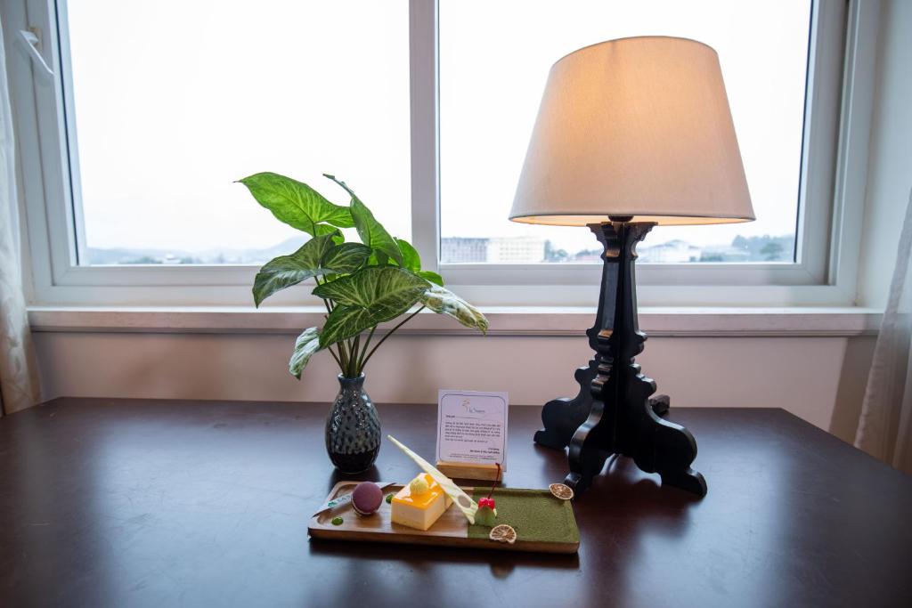 Suite Executive Nhìn Ra Thành Phố