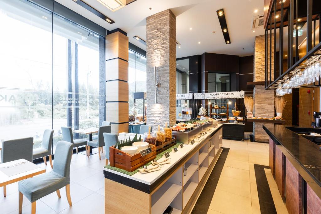 The Marina Phuket Hotel - Resim 42