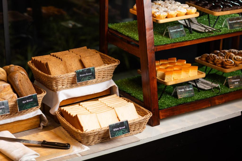 The Marina Phuket Hotel - Resim 35