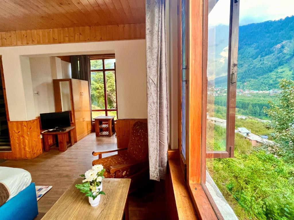 Nespecifikovaný výhled na hory nebo výhled na hory při pohledu z hotelu