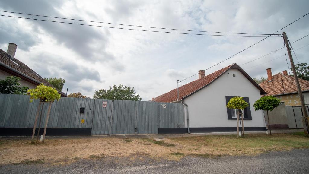 Budova, kde se prázdninový dům nachází