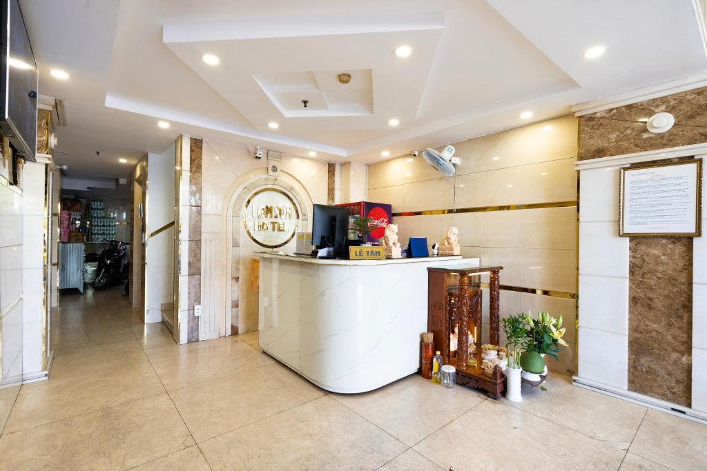 Vstupní hala nebo recepce v ubytování Lam Sơn Hotel 3 Tháng 2
