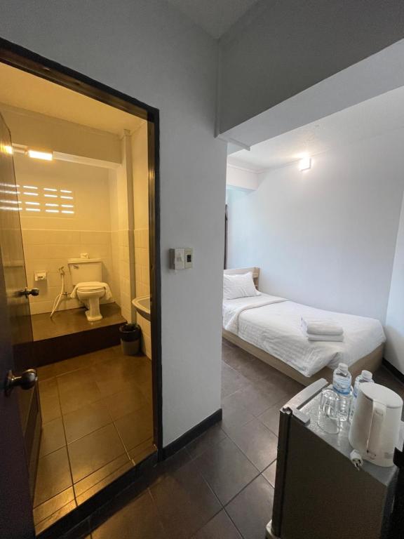 Maland House Hostel - Pattaya soi 14 Saisong Road - Resim 13