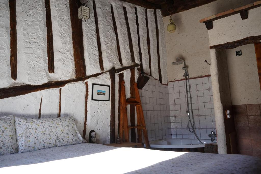 El Bú, B&B en el Alto Tajo - Three-Bedroom House