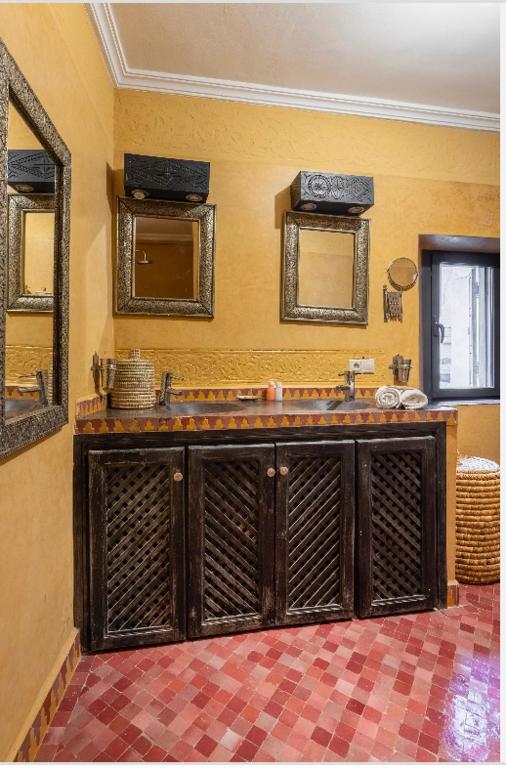 Fotografie z fotogalerie ubytování Riad Basidi piscine chauffée sur le toit de la médina v Marrákéši