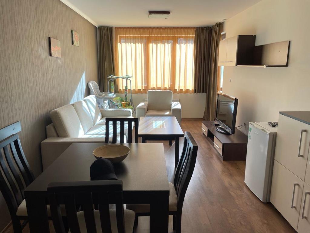Posezení v ubytování Sunrise Apartment Pamporovo