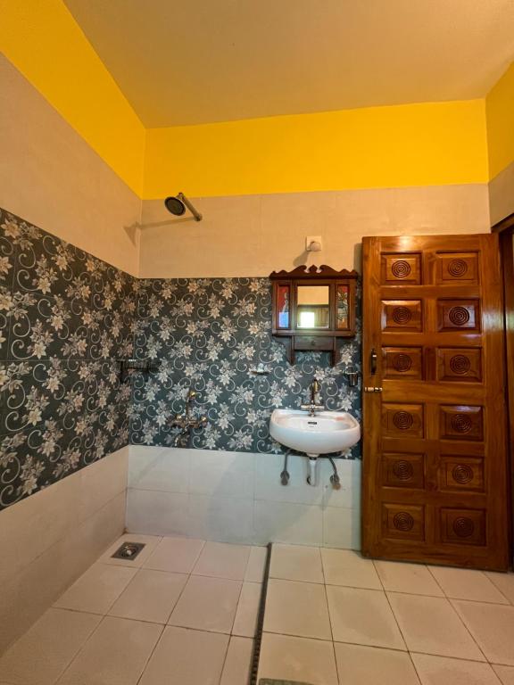 Koupelna v ubytování Sharad Baug homestay