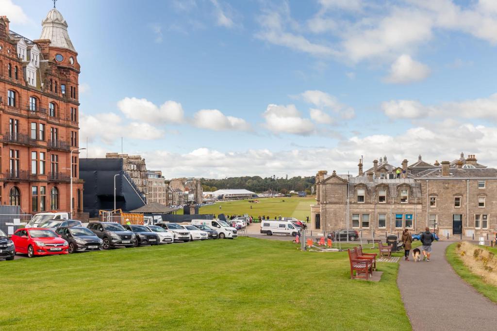 Fotografie z fotogalerie ubytování Beachfront Penthouse by the Old Course v destinaci St Andrews