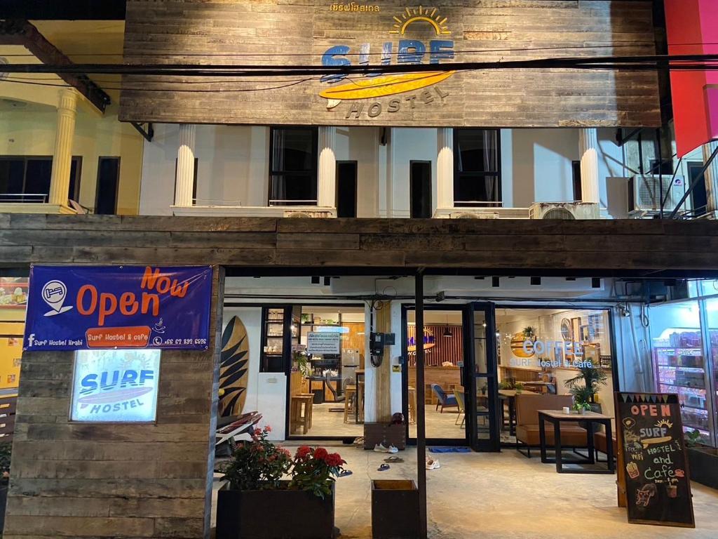 Certifikát, hodnocení, plakát nebo jiný dokument vystavený v ubytování Surf Hostel Krabi