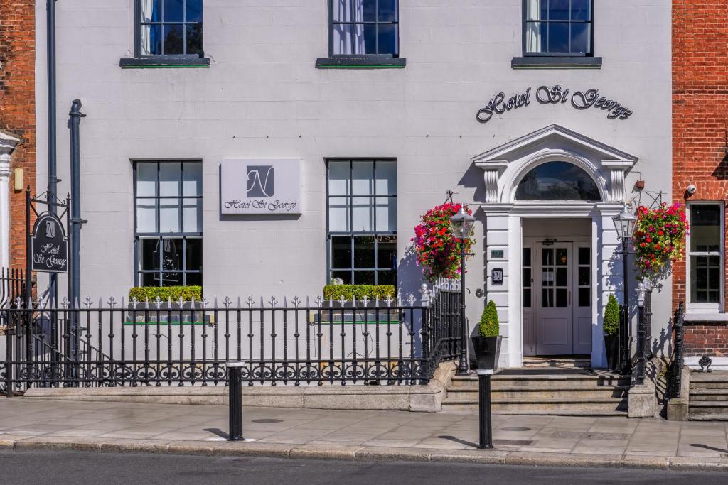 Hotel St George by Nina - Resim 13