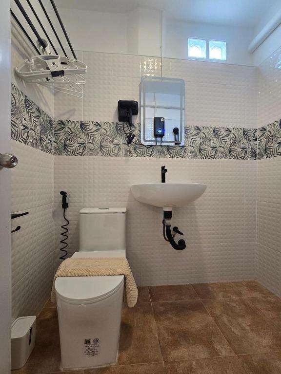 The Oasis Inn - Resim 12