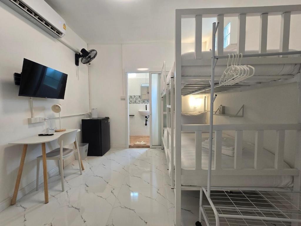 
Twin Room with Bunk Bed
