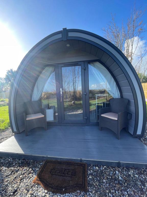 Foto dalla galleria di Tra na Mbó Glamping Pod a Waterford