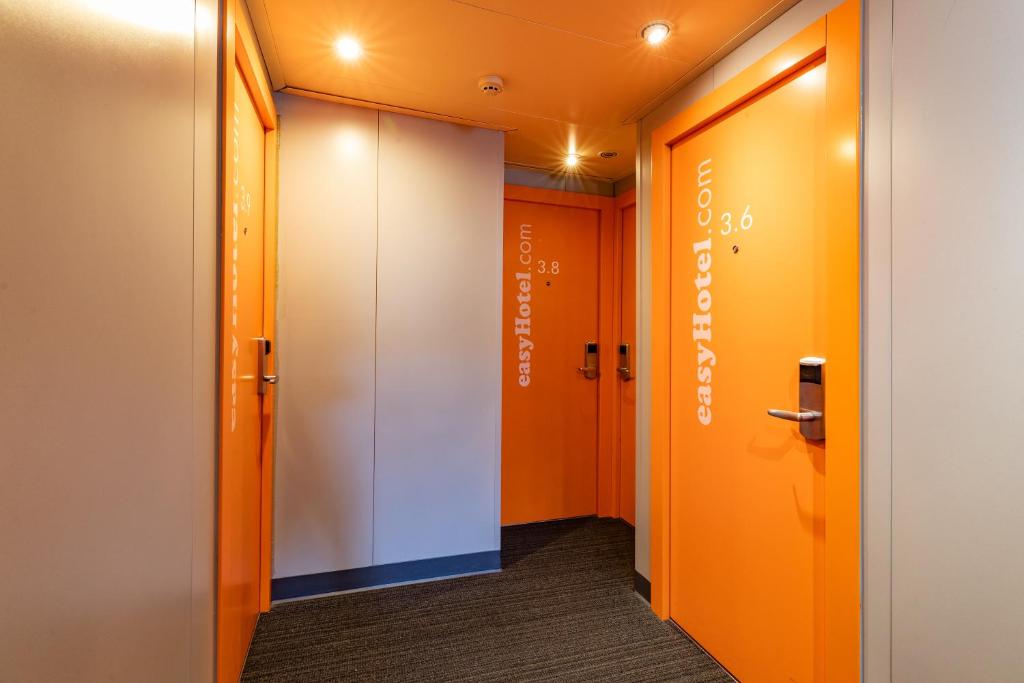easyHotel Edinburgh - Resim 15