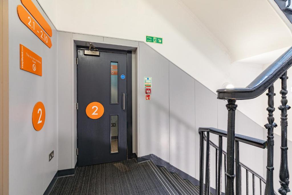 easyHotel Edinburgh - Resim 4