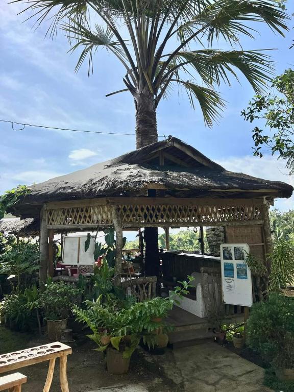 Um jardim no exterior de Hidden Valley