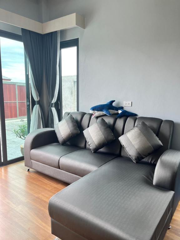 Posezení v ubytování Arun Siri Pool Villa Aonang