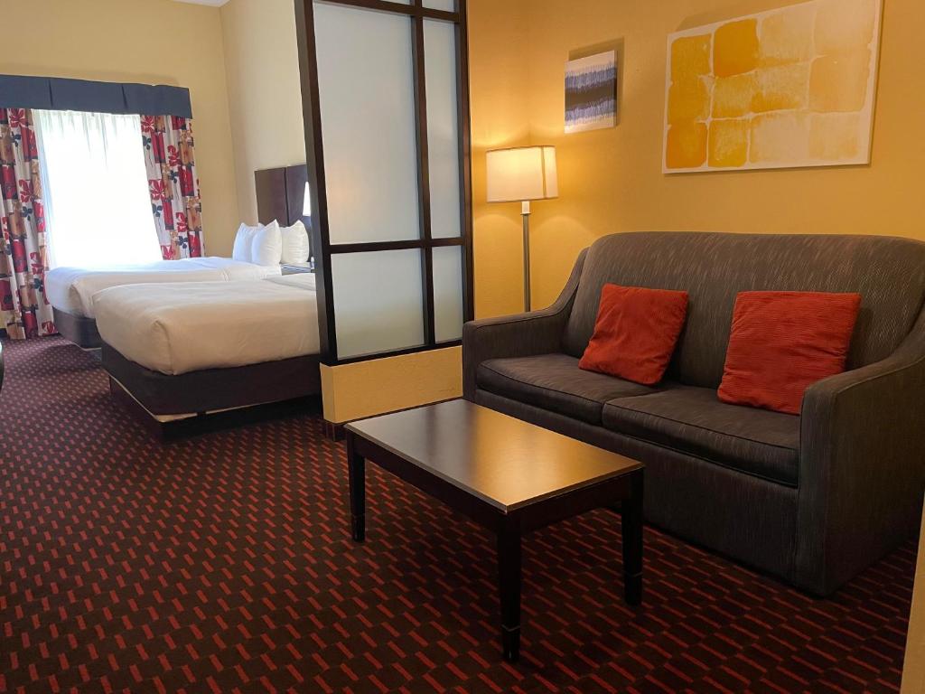 Comfort Suites Altoona North photo