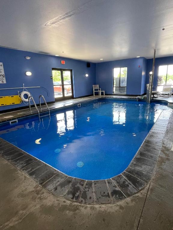 Comfort Suites Altoona North photo
