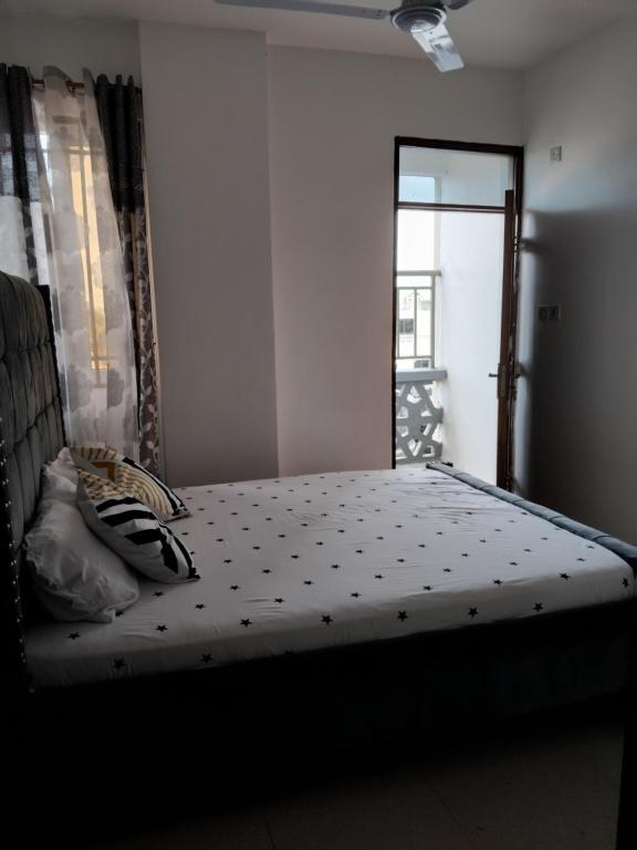 Postel nebo postele na pokoji v ubytování Zippy’s home
