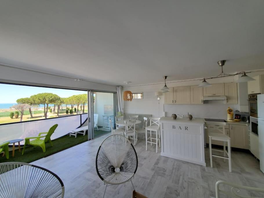 Appartement avec terrasse vue mer, parking privé