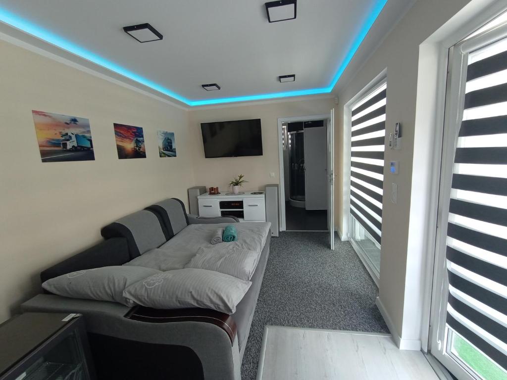 TV a/nebo společenská místnost v ubytování Motelik Zajazd u Marcela