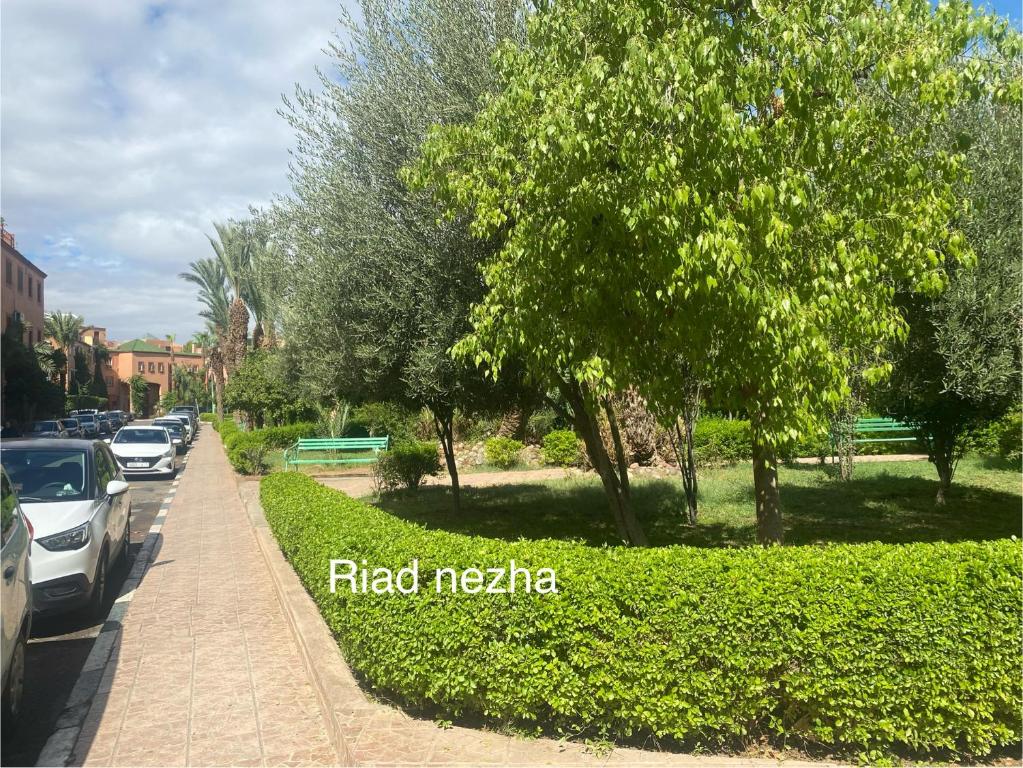 Zahrada ubytování Riad Nezha avec jacuzzi et au cœur de Marrakesh