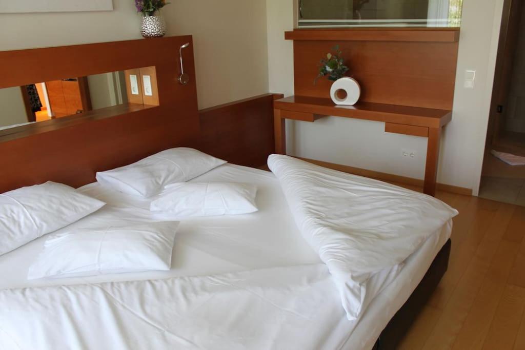 Postel nebo postele na pokoji v ubytování ADULTS ONLY Spa-Relax-Suite